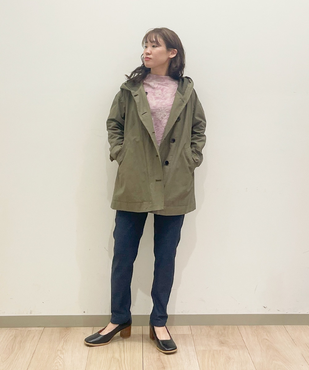 一枚で2通り楽しめる、デニム見えパンツ