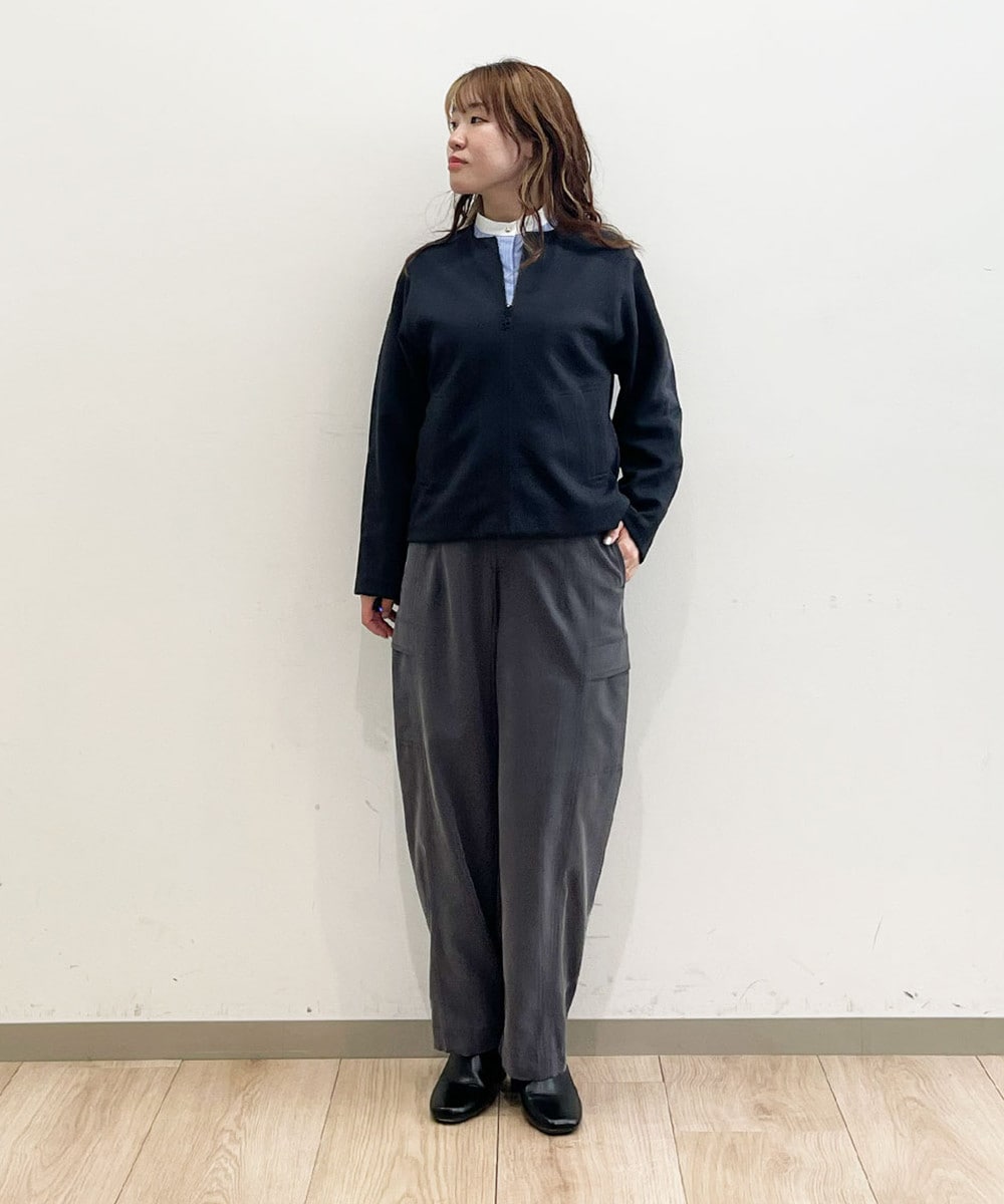 カーディガン感覚で羽織れるノーカラージャケット