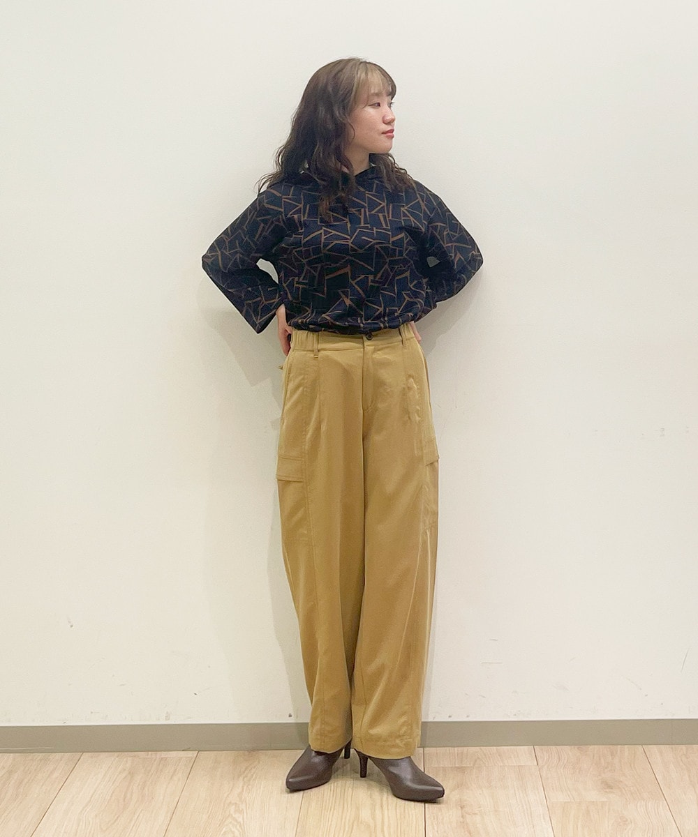 まだまだ注目度の高いカーゴパンツ