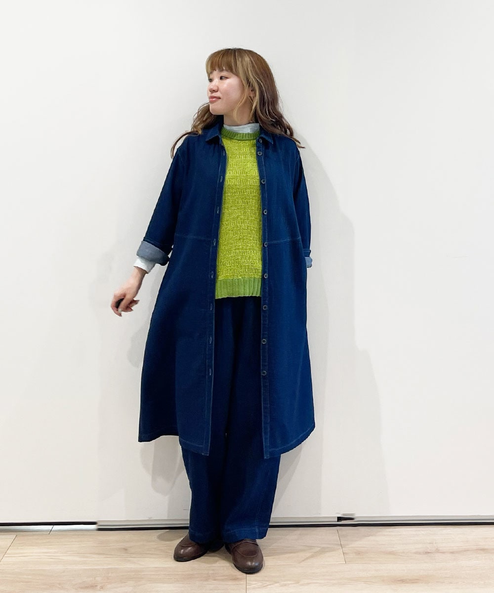 着こなし広がるニットベスト