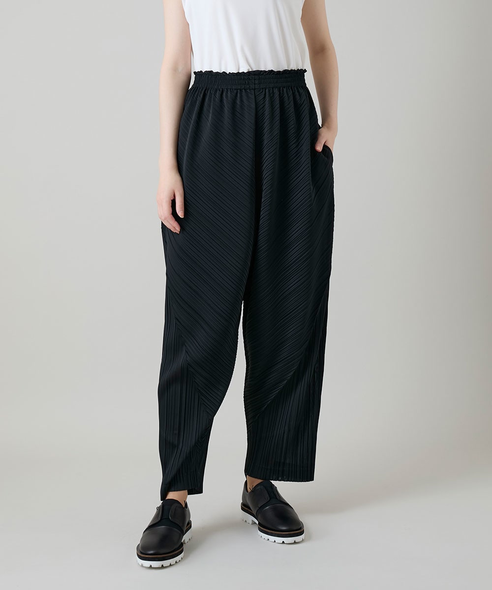 ランダムプリーツシルエットパンツ/洗える