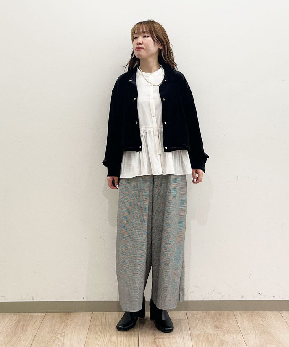 パウダリータッチで上品に決まる一枚