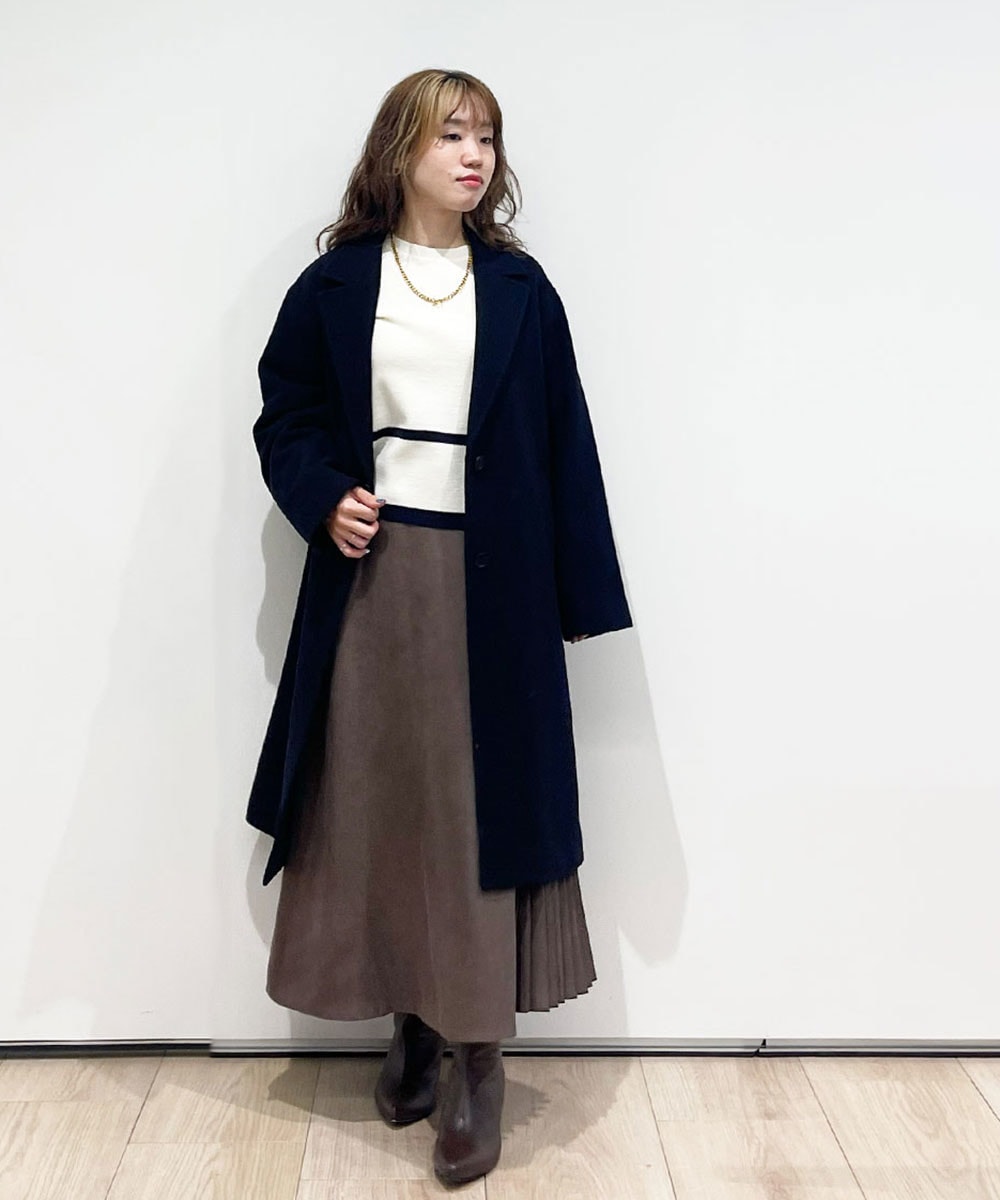 部分プリーツで華やかで女性らしく