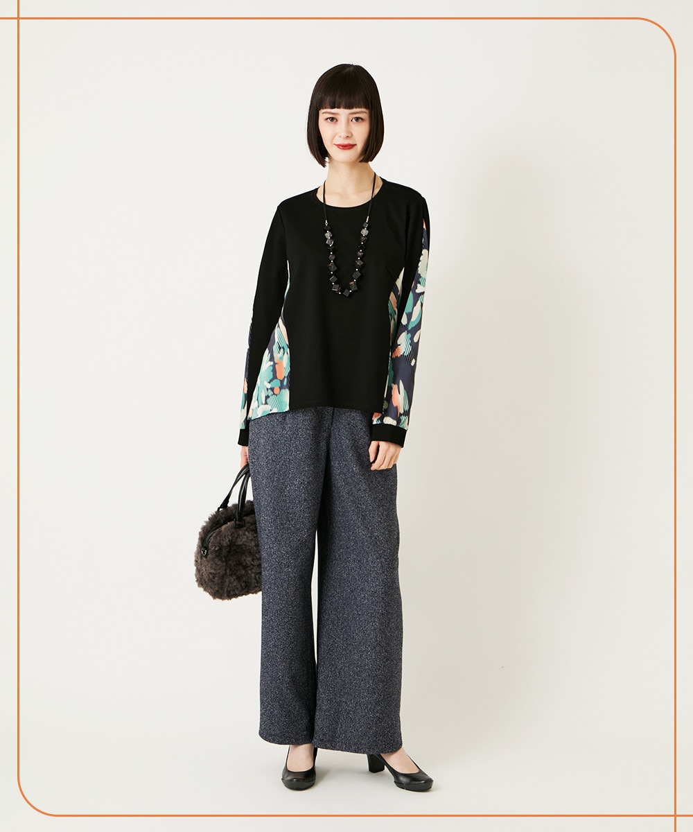 フラワープリントカットソーとツイードパンツ