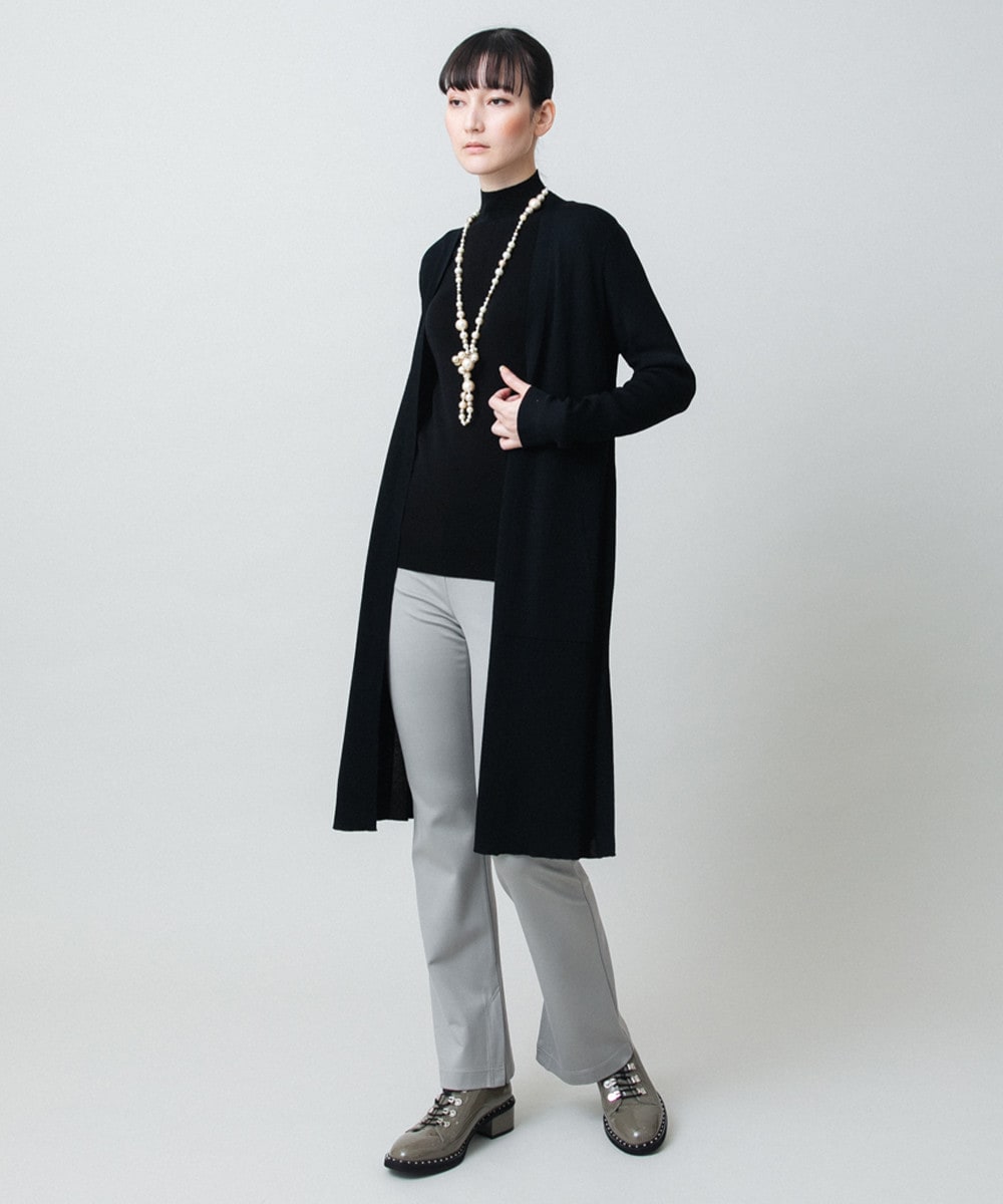 ニットカーディガンコーデ