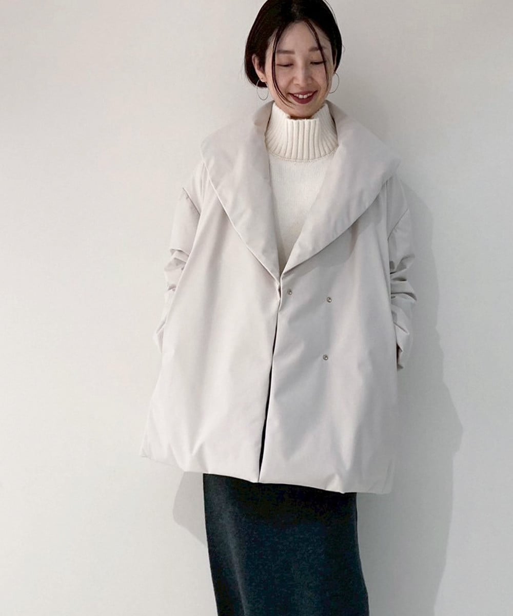 アウターはショールカラーダウンを