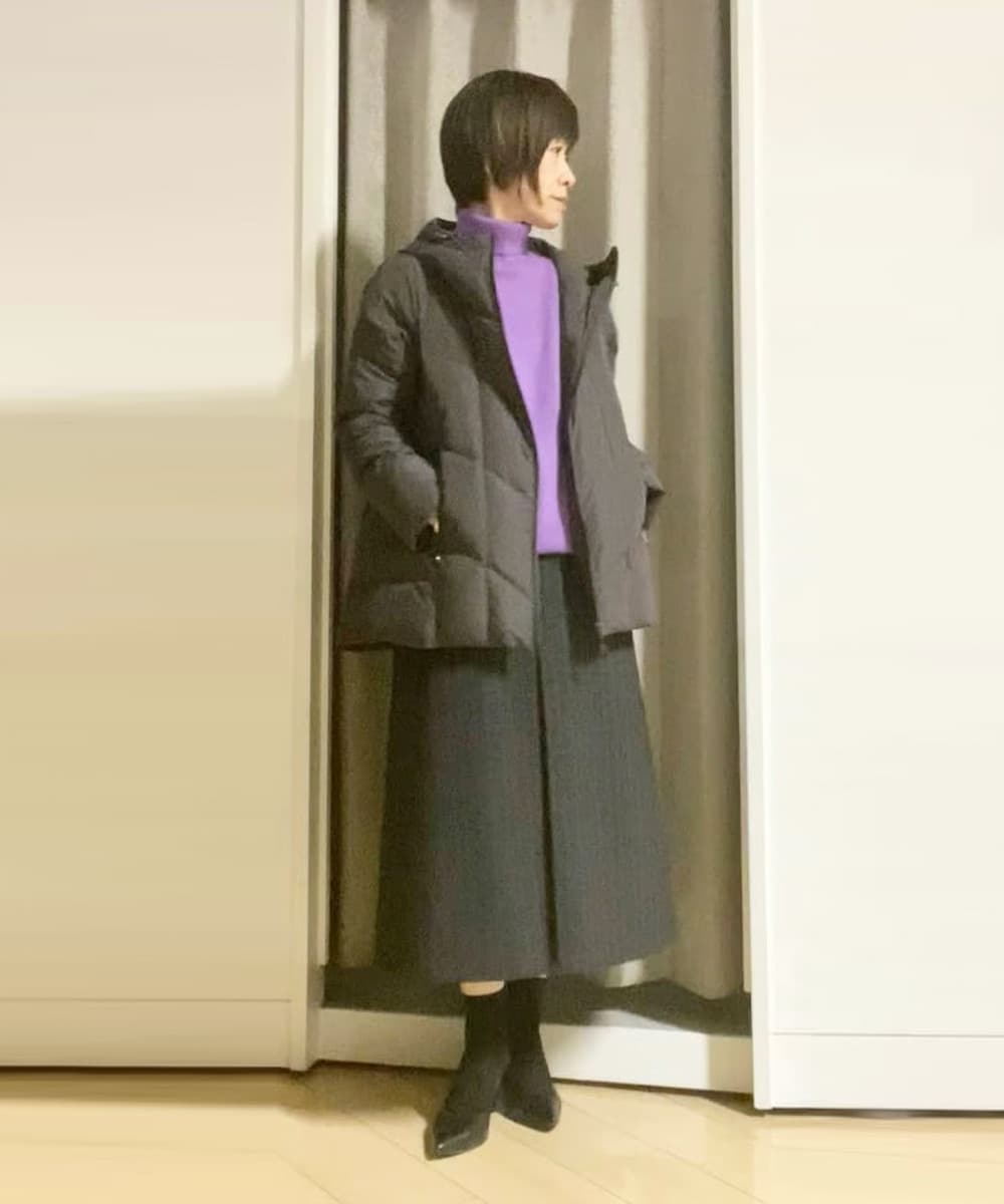 大人の女性らしく、落ち着いた雰囲気のダウン