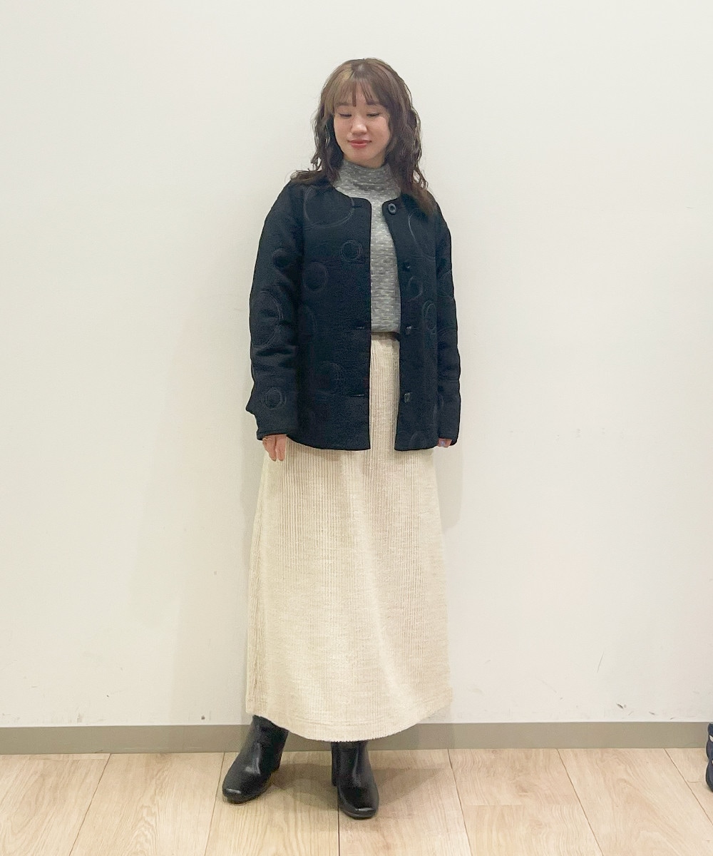 小さめドットがさり気ないアクセントに