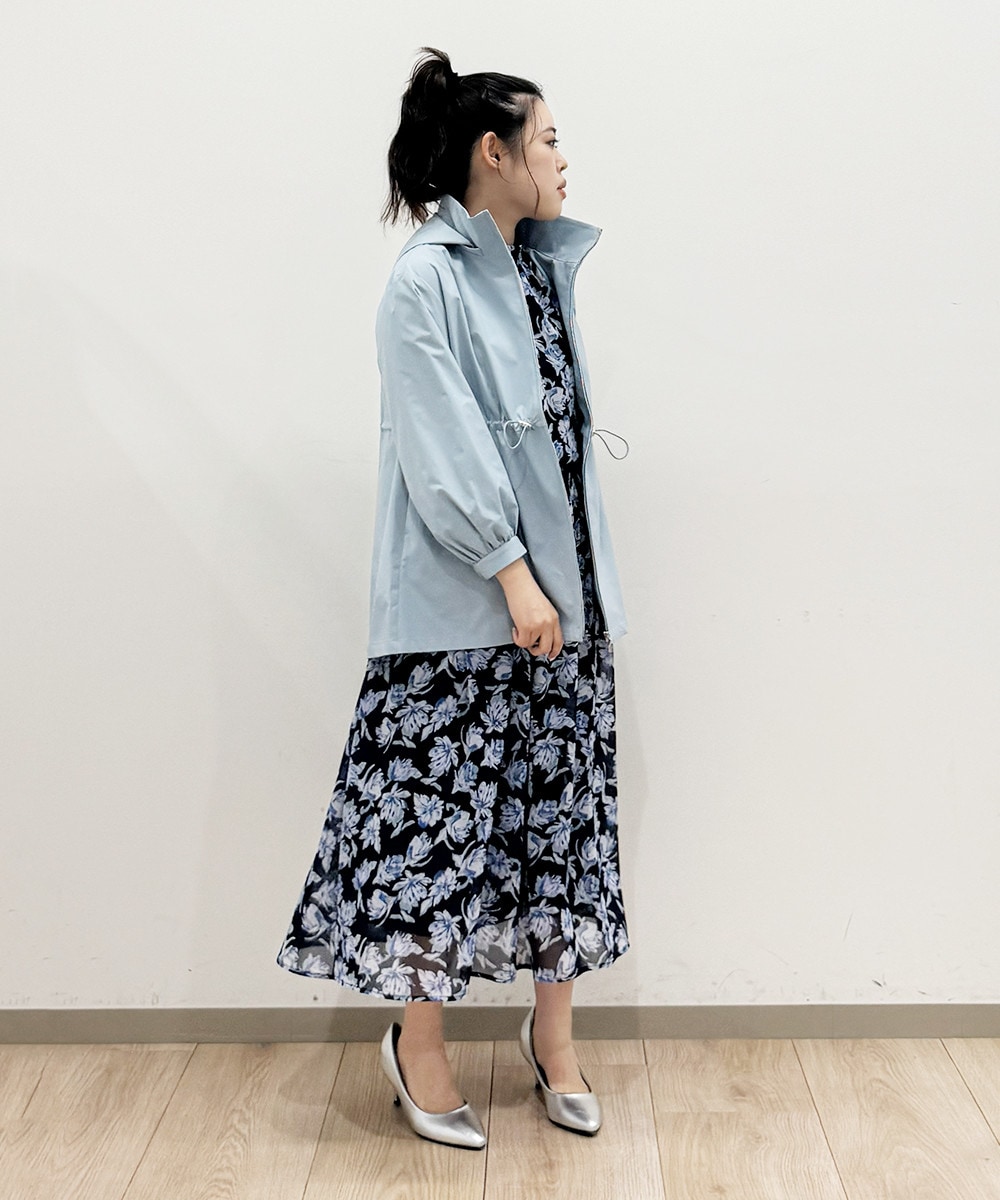 軽やかなスプリングコート