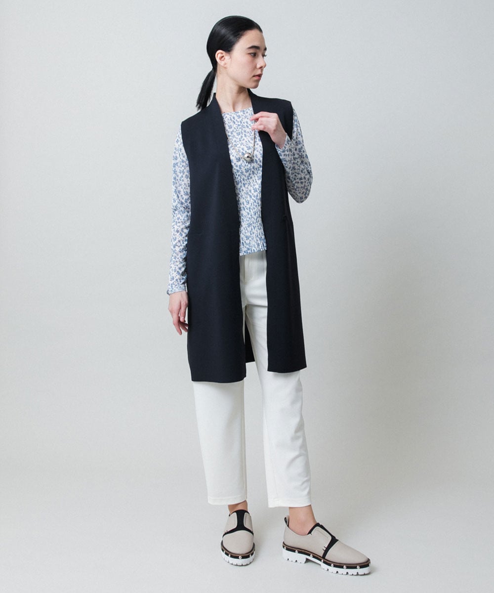 Vラインデザインジレ /日本製/洗える