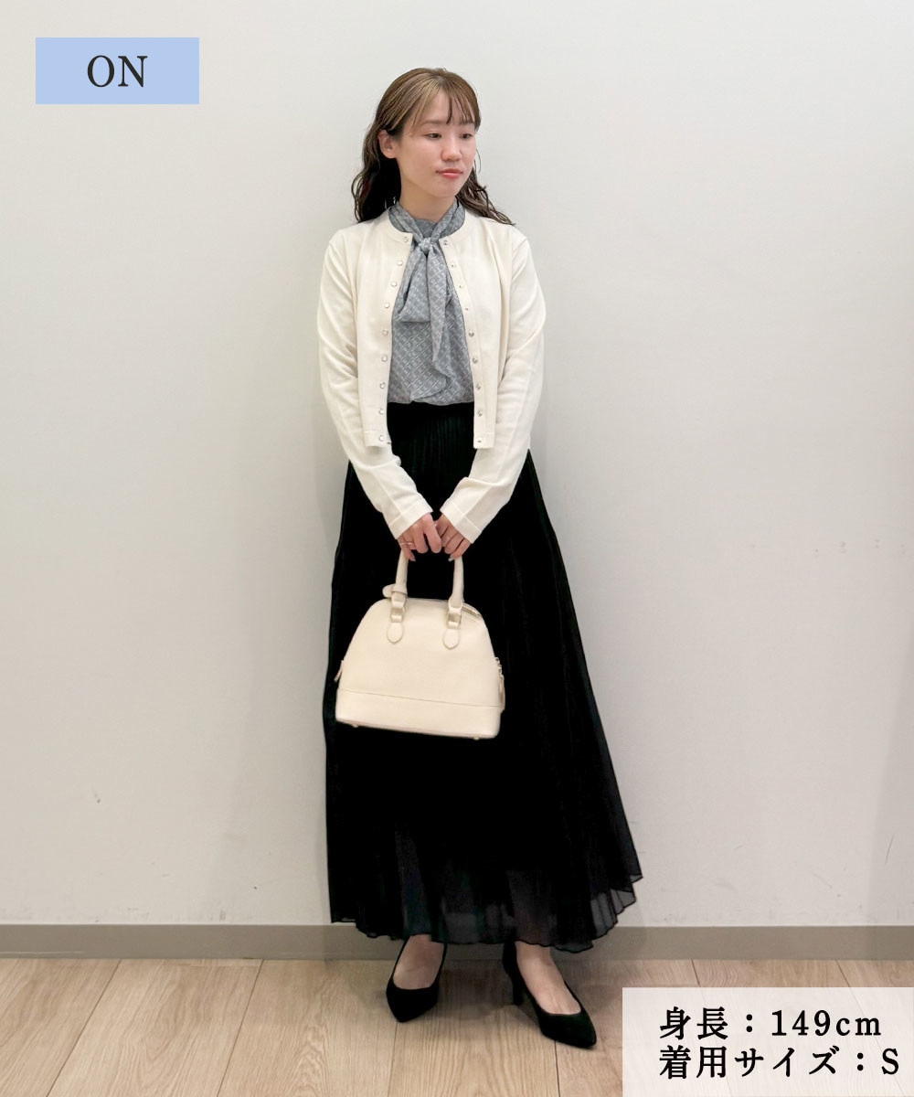発表会には控えめで上品な装いが◎。
