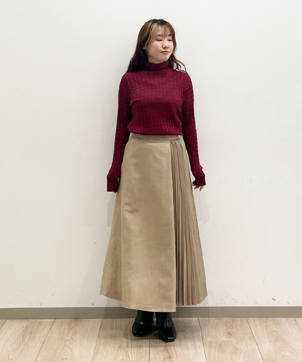 部分プリーツで華やかで女性らしく