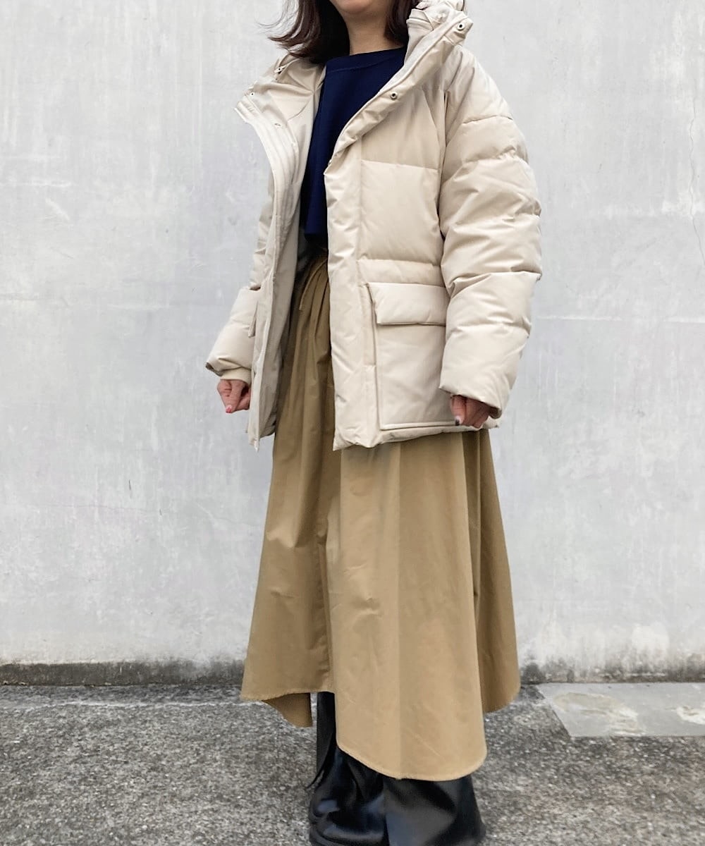 ダウンジャケット White