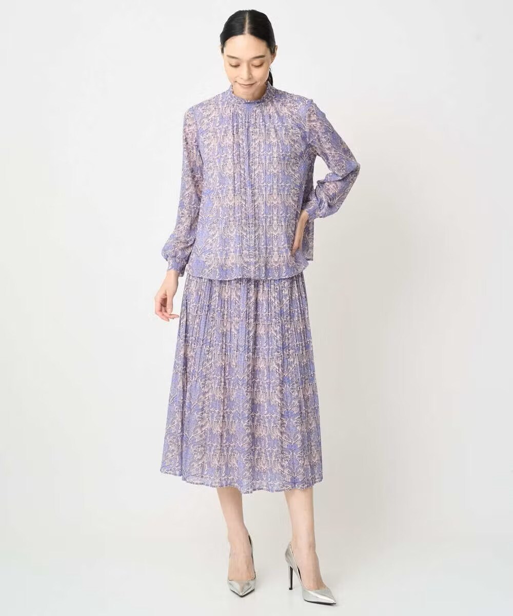 オーナメントプリントカットソー×スカート