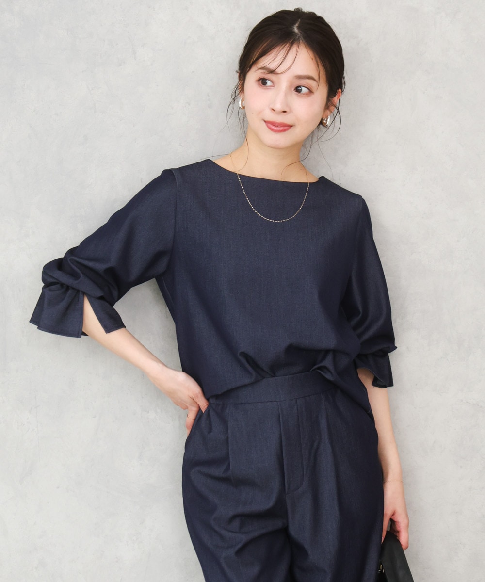 一枚で華やぐ「ブラウス」