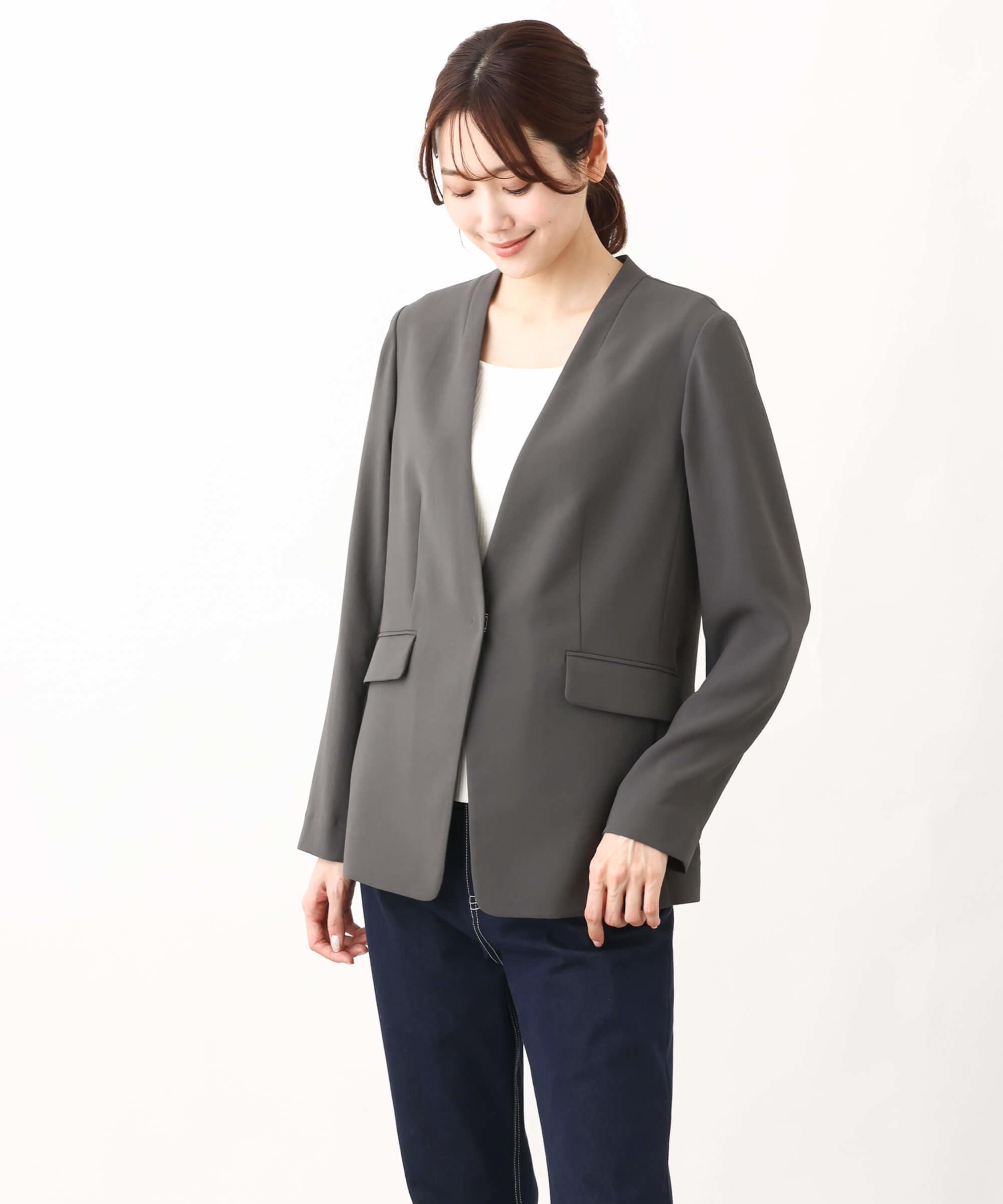 MK ミッシェルクランのノーカラージャケット画像