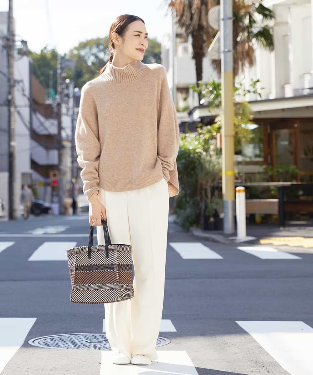 ミッシェルクランのワイドパンツを使ったスニーカーコーディネート1