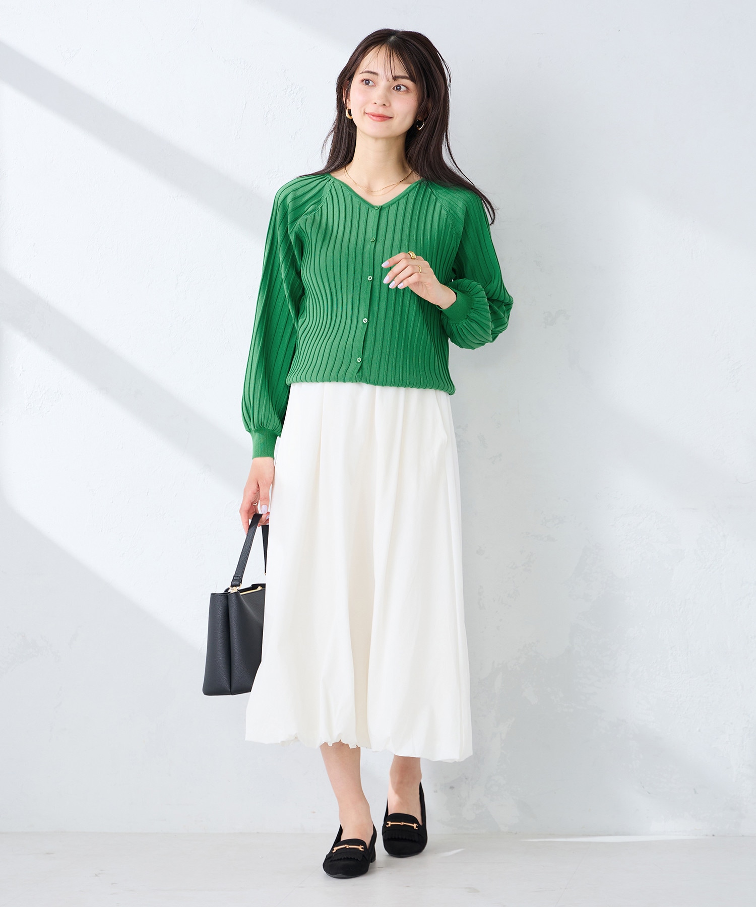 アーヴェヴェのカーディガン