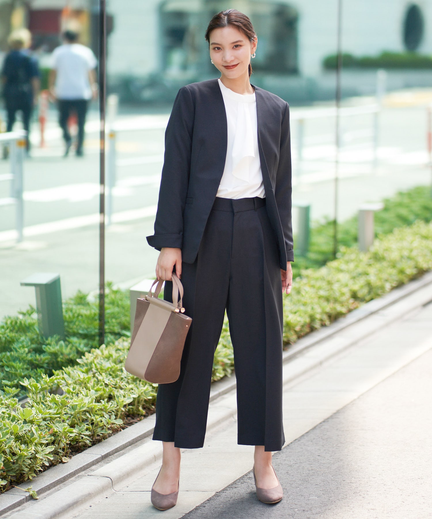 働くわたしにも、自信がもてる「きちんと感と着心地のよい通勤服」｜イトキンオンラインストア