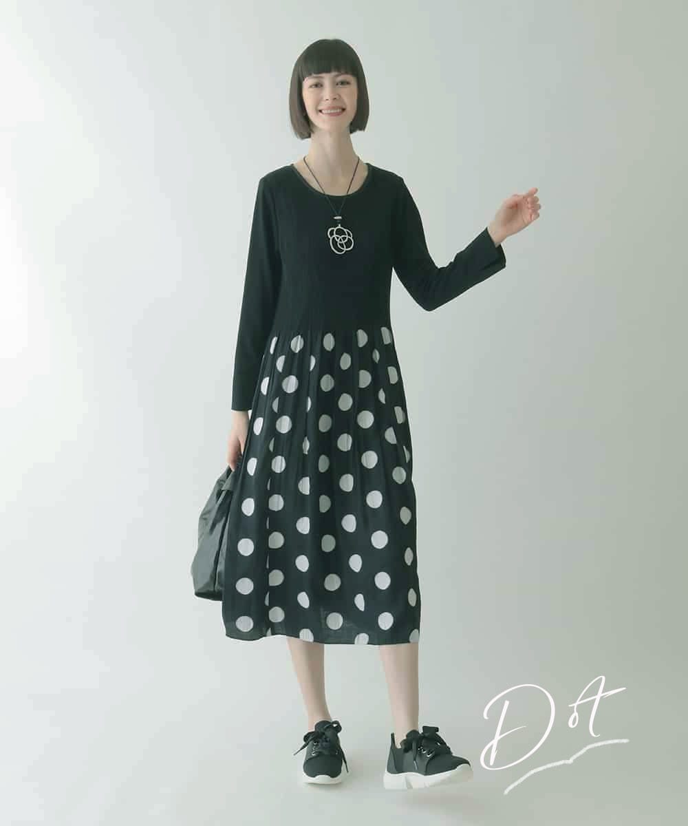 白黒ドットのワンピース