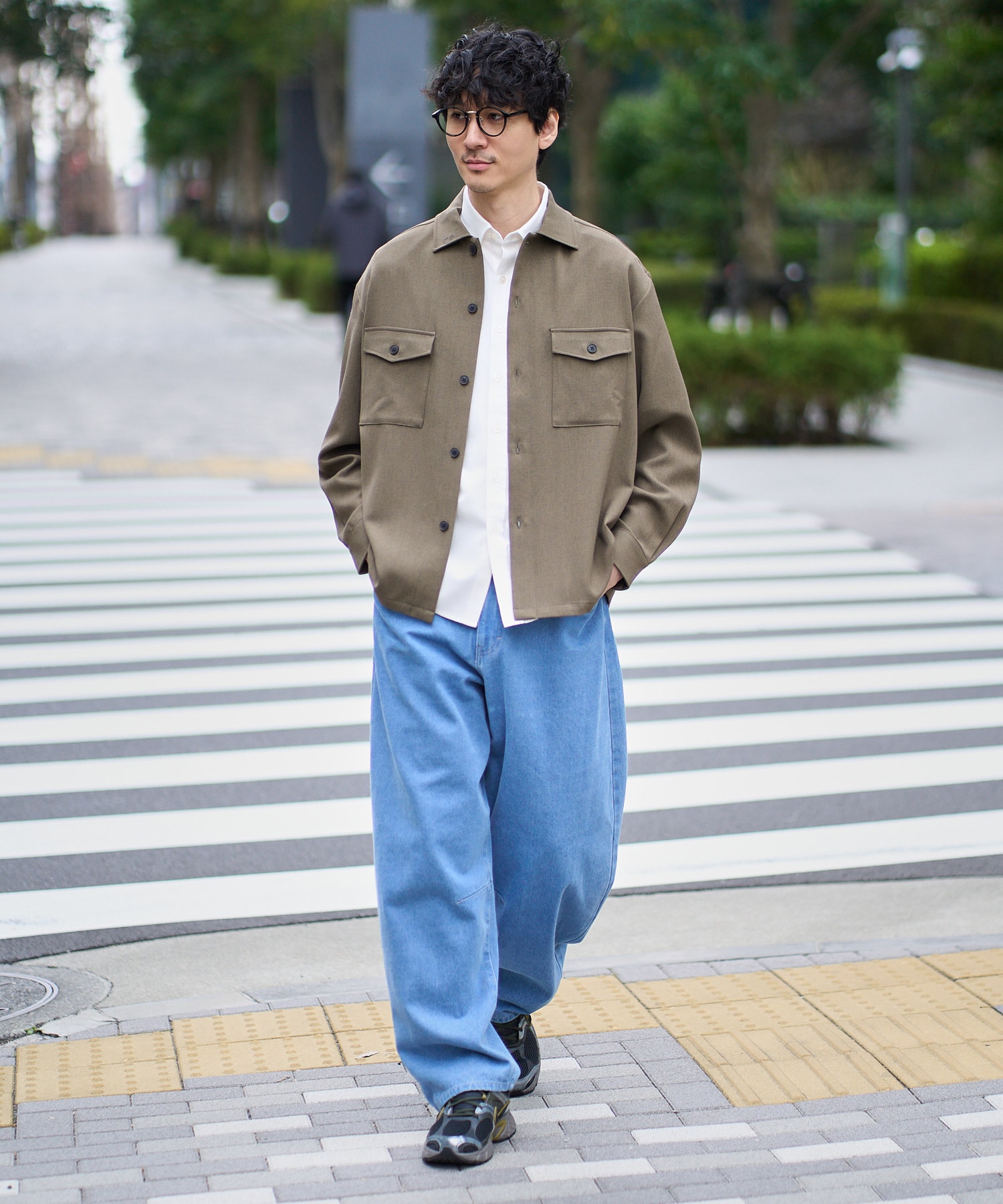 軽アウターで整える初春スタイル