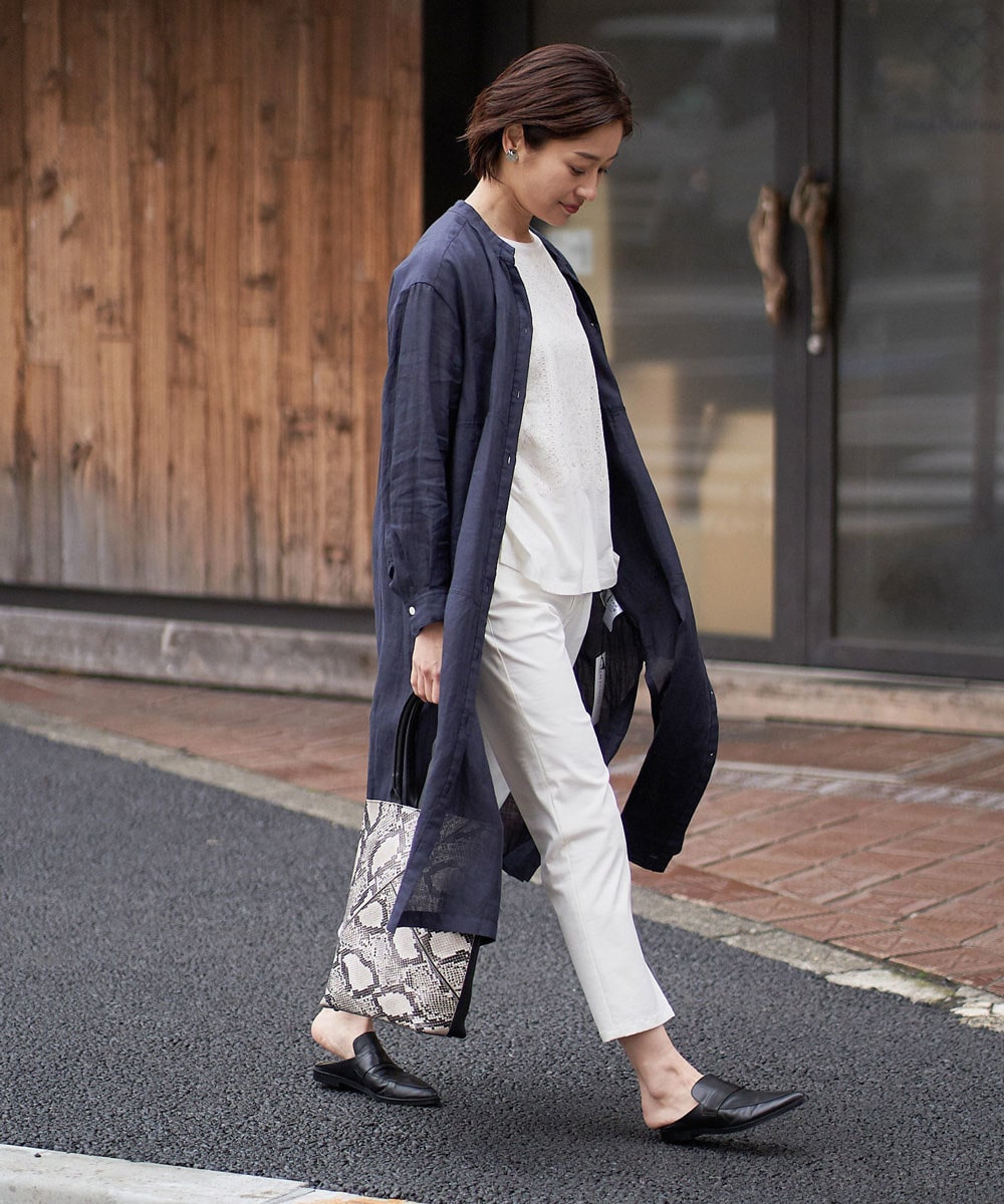ジョルジュ・レッシュ ネイビーのロングシャツを使ったコーディネート 2