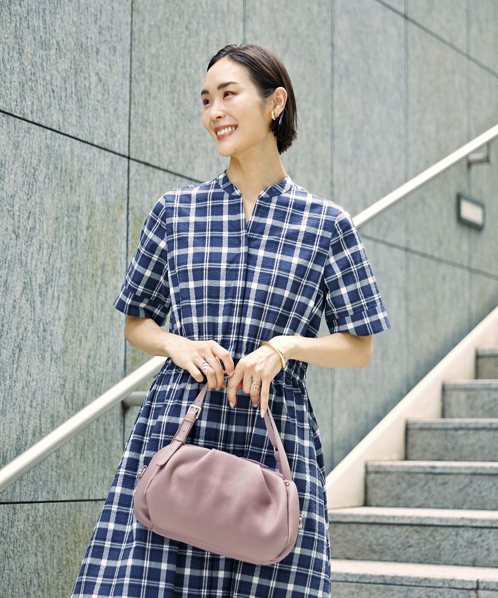 ころんとシルエットが大人かわいいレザーバッグ