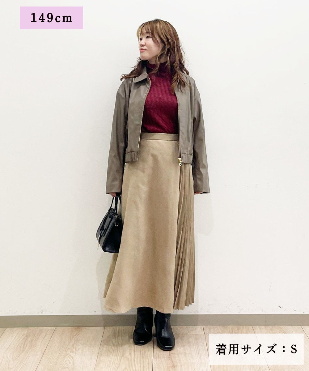 部分プリーツで華やかで女性らしく