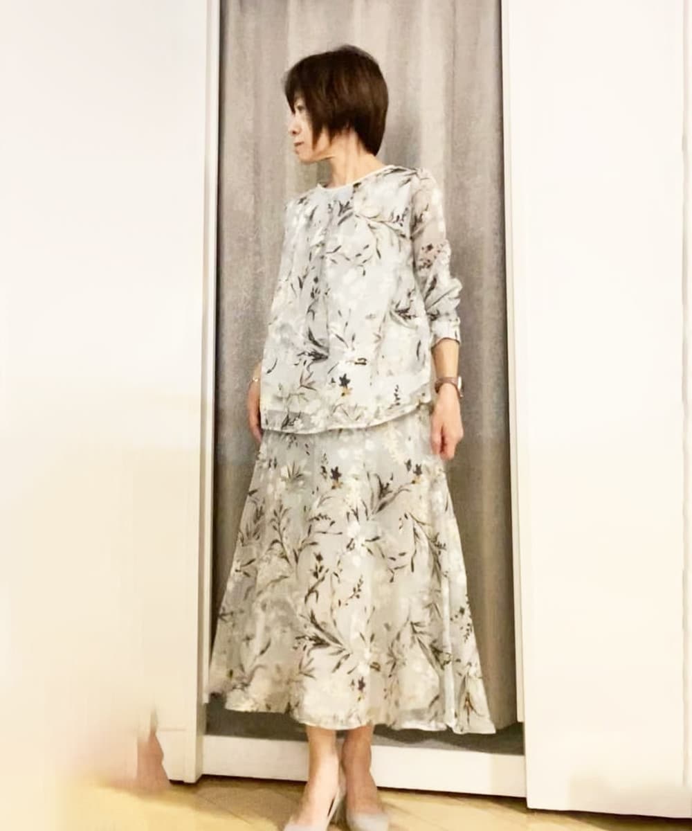 一枚で華やかさときちんと感