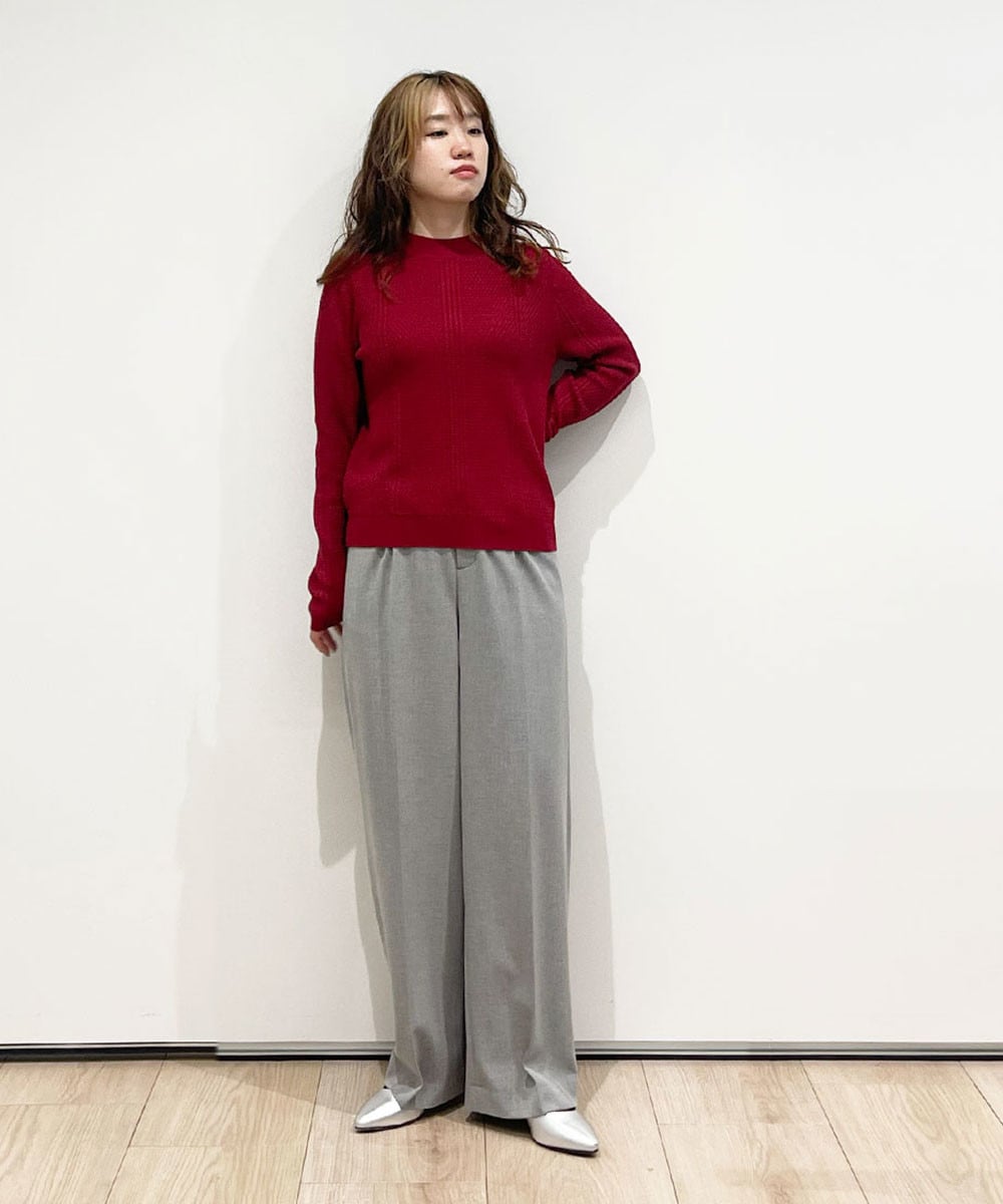 美脚シルエットのワイドパンツ