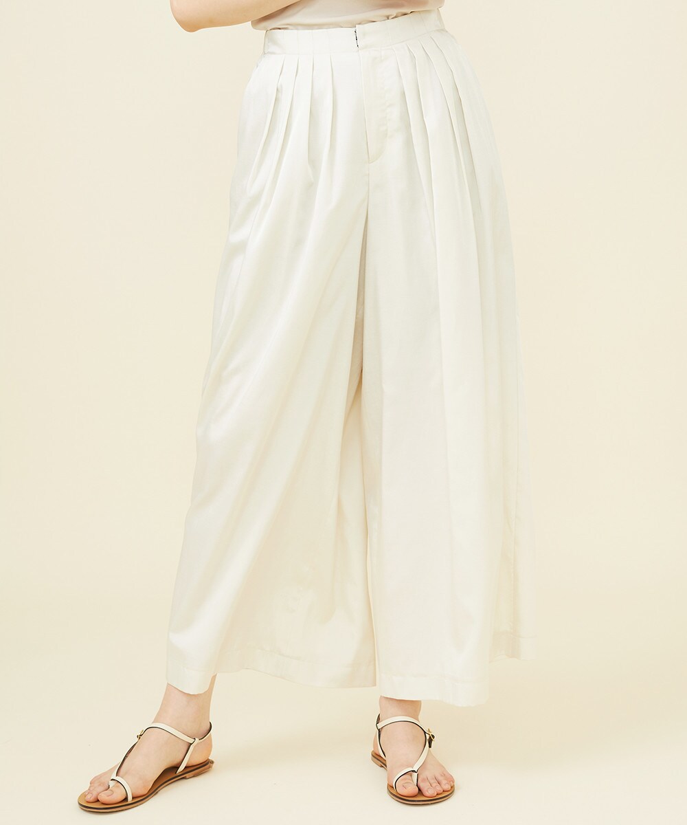 Tuck design satin pants
