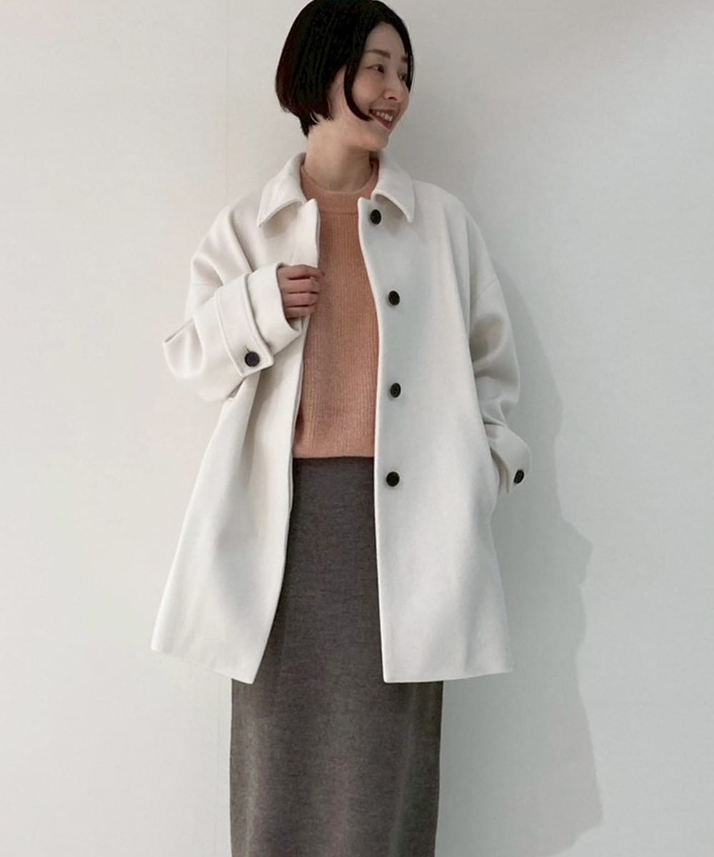 アウターはステンカラーコートを