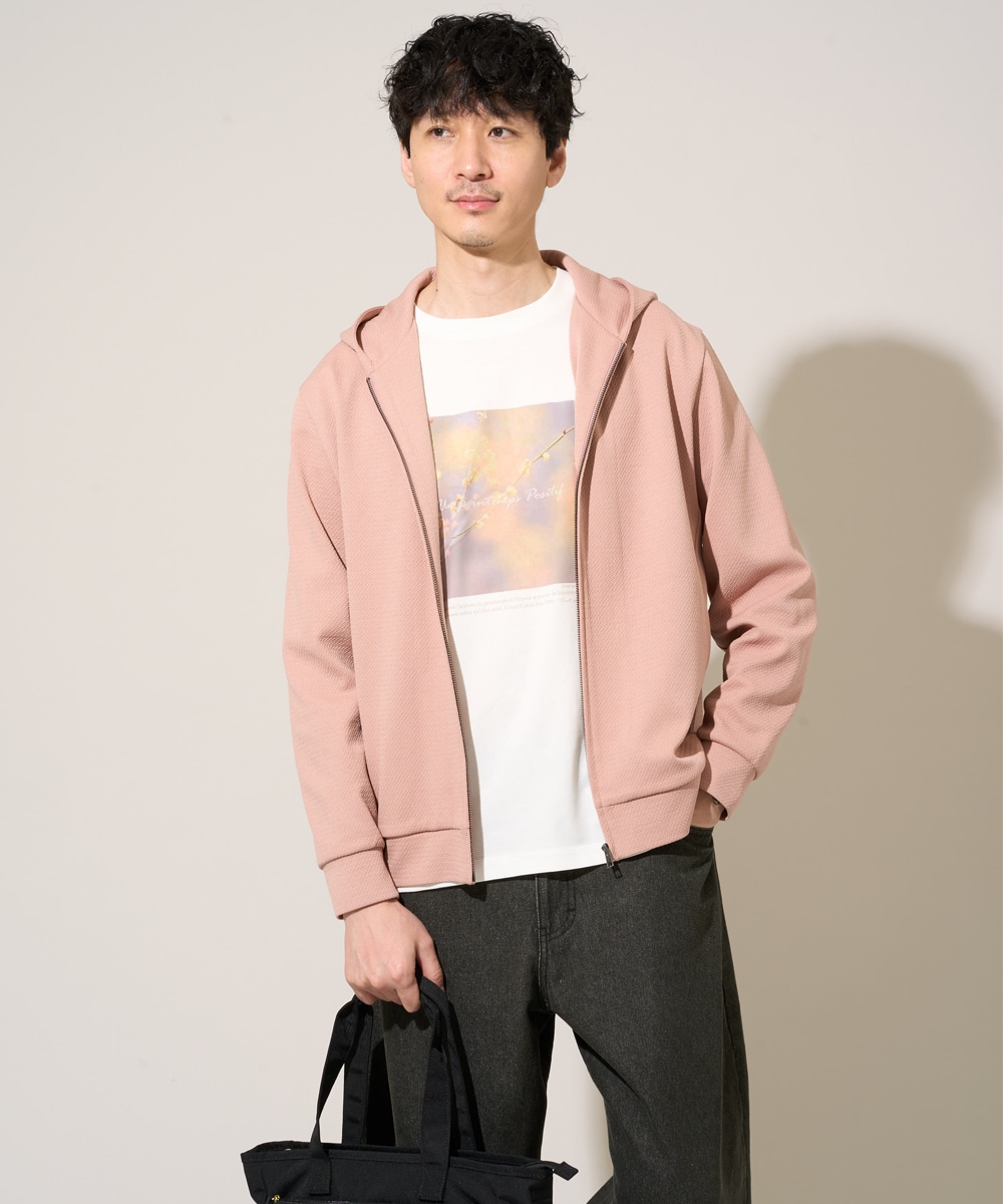 春の着回しに頼れるジップパーカー