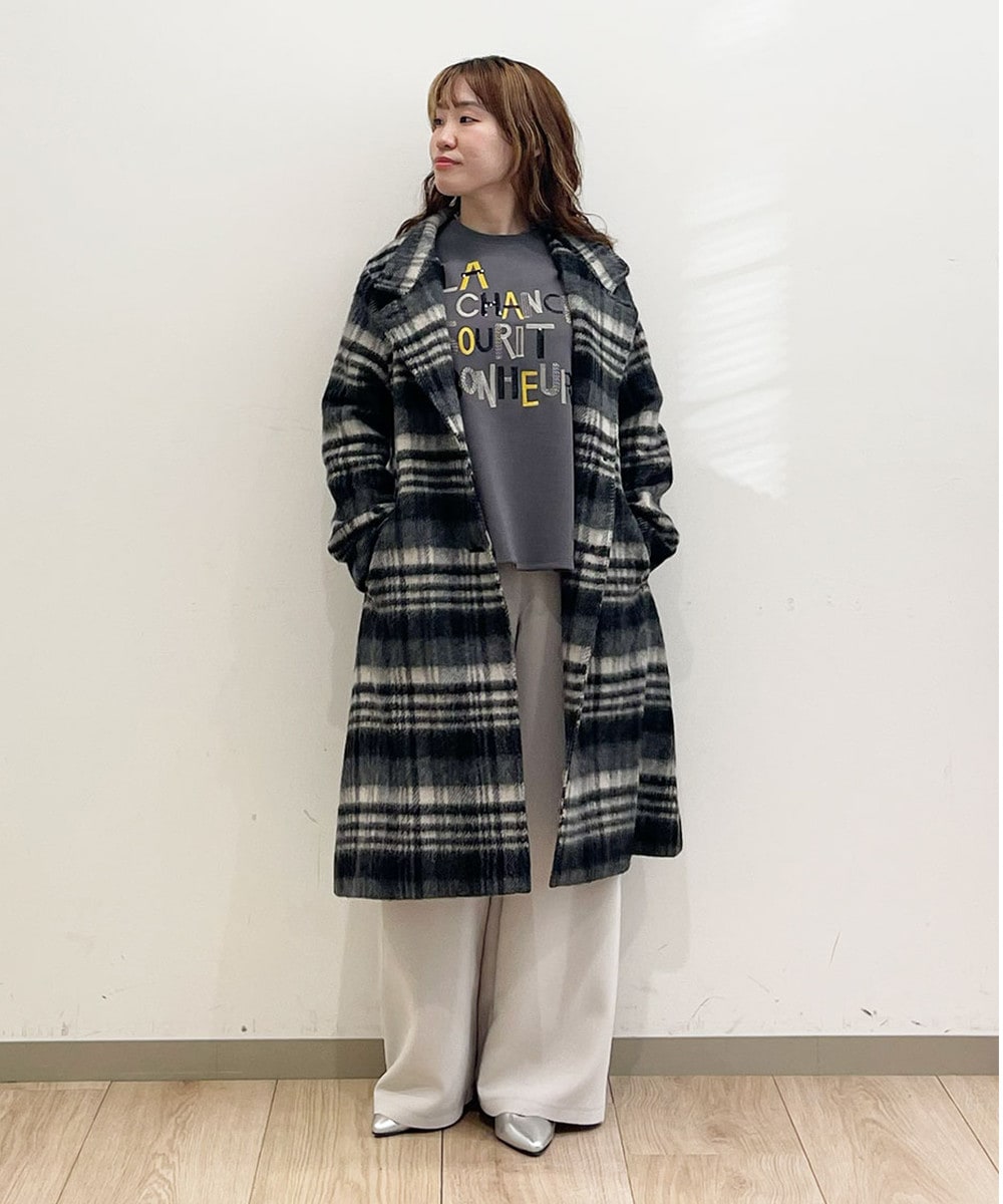 さっと羽織るだけで決まる主役級コート