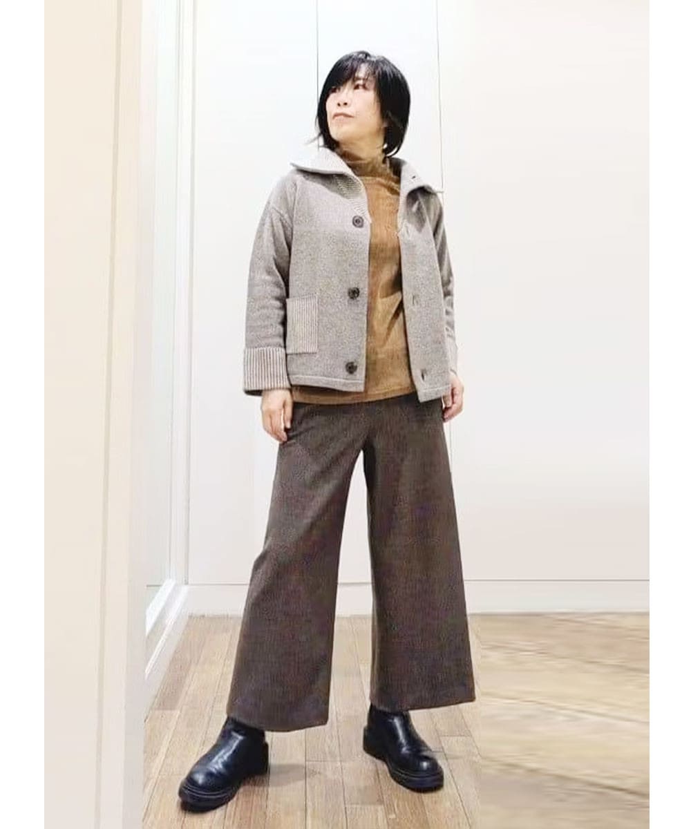 ほどよい肉感で頼りになるニットジャケット