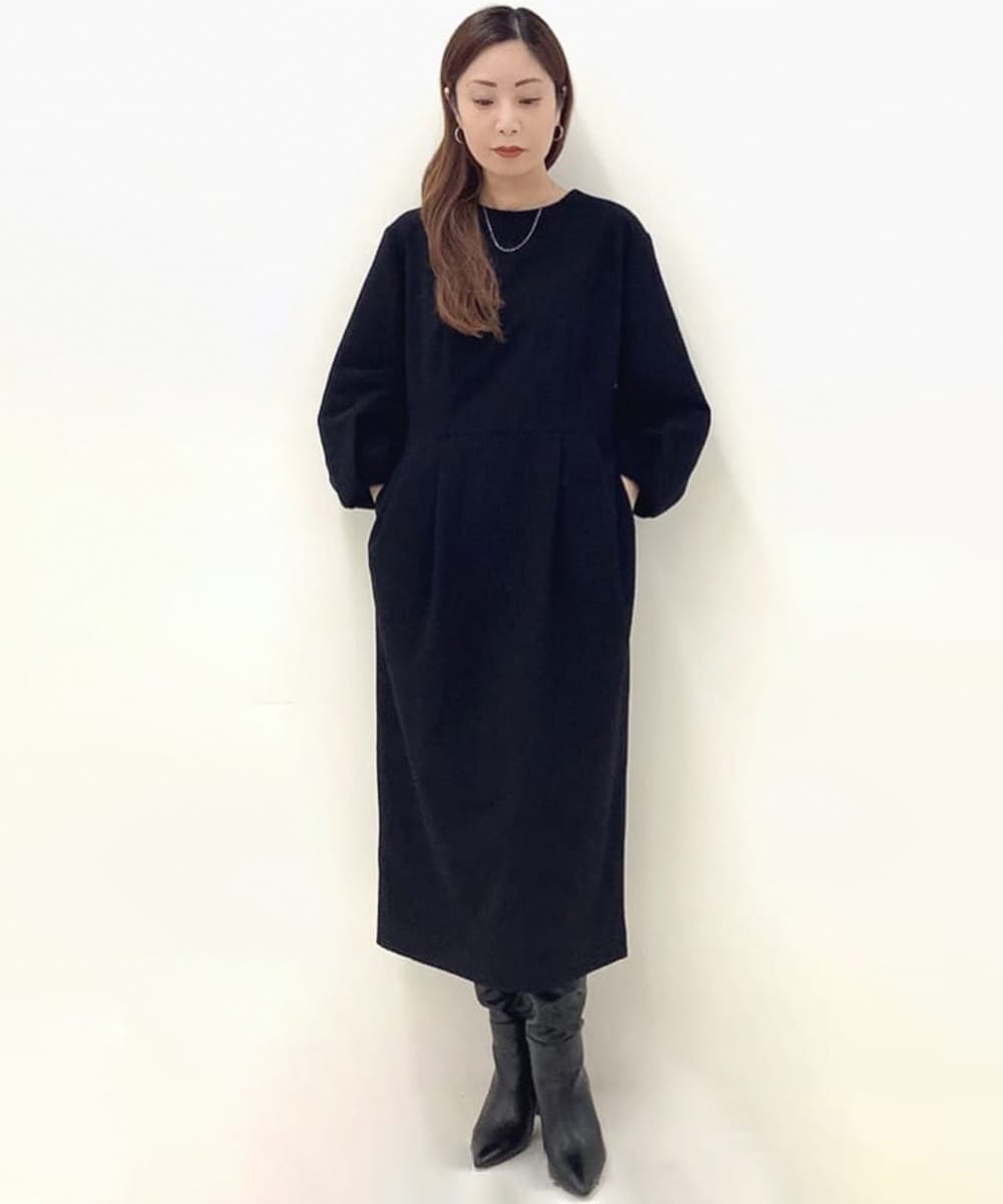 モダンなワンピーススタイル