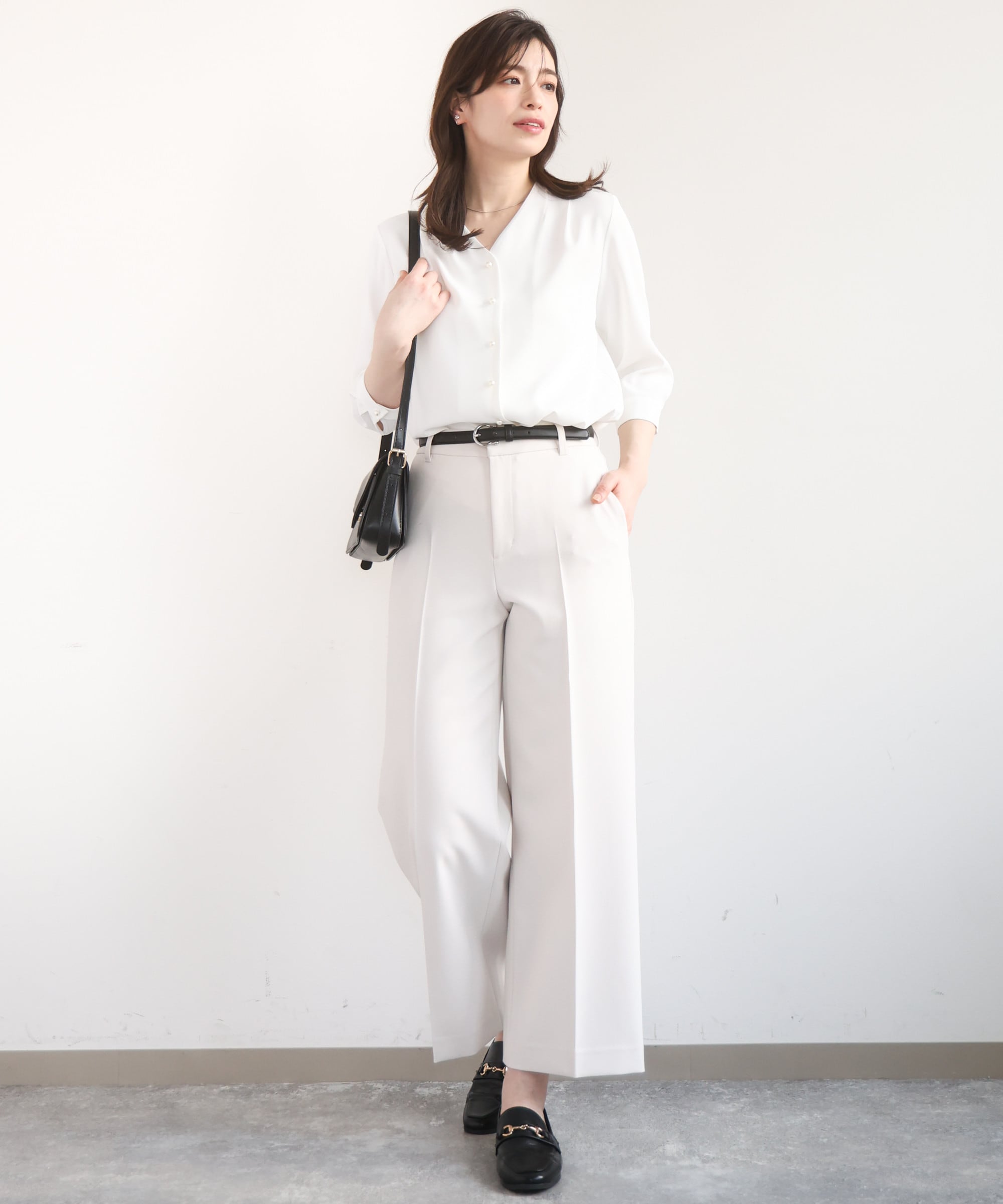 サテンジョーゼットVネックブラウス/接触冷感/UVカット/洗える/WEB限定サイズあり