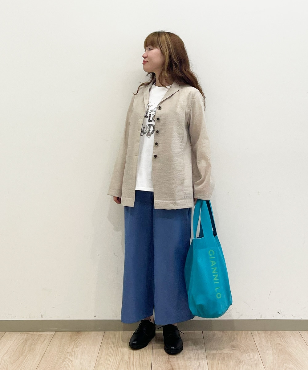 着映えが叶うカラーパンツ