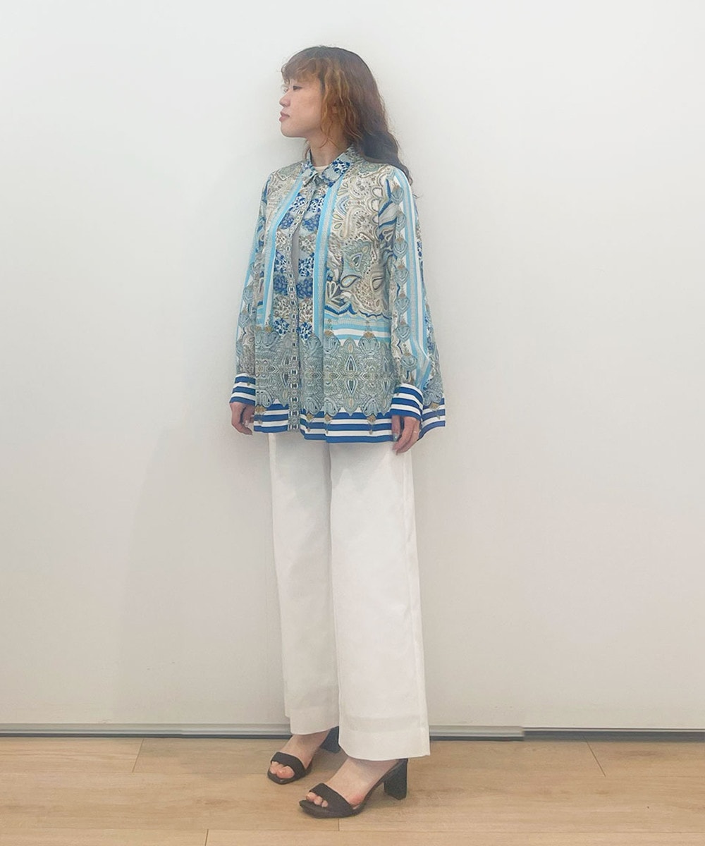 上級者決まるマリンブルーペーズリーブラウス