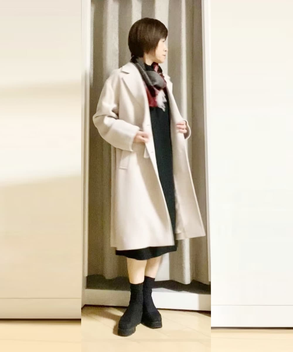 女性らしい雰囲気のあるナチュラルコーデ