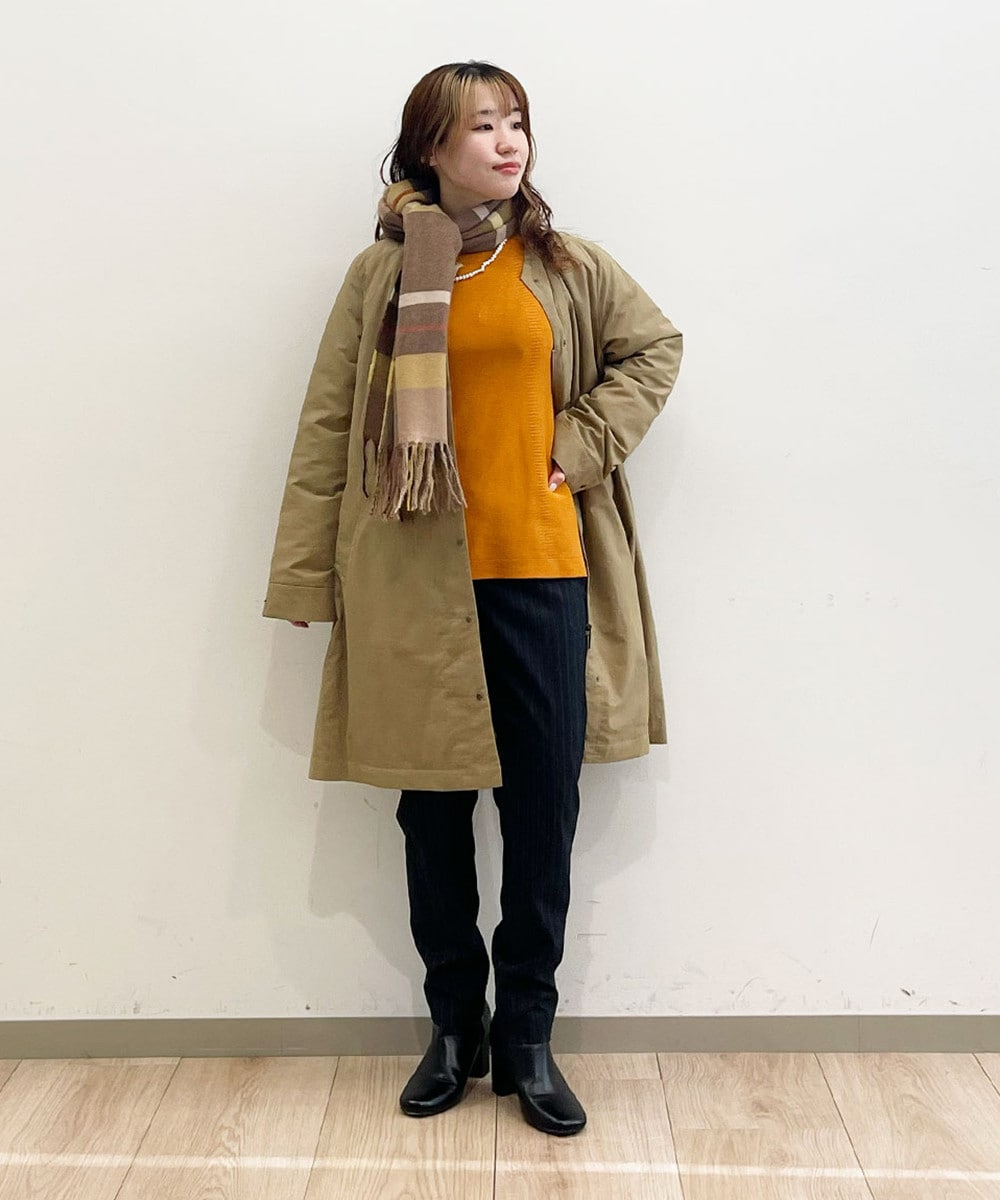 スタンダードなデザインで飽きの来ない使い勝手抜群のニット