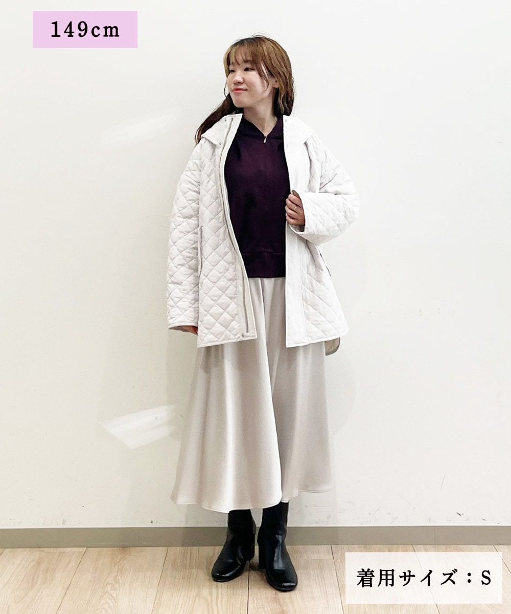 コーデを軽やかにしてくれるホワイトアウター