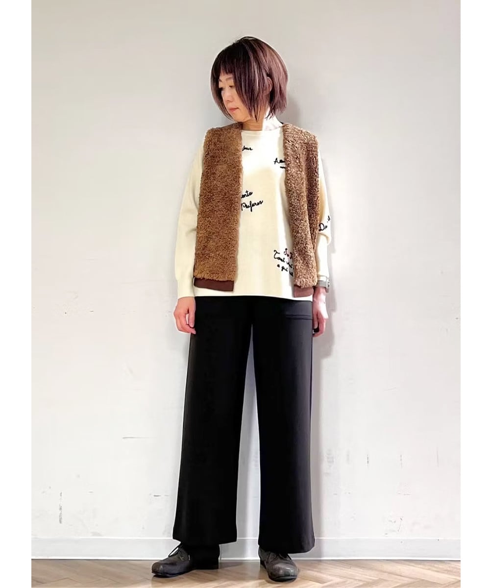 モコモコとしたフォルムが可愛いボアベスト