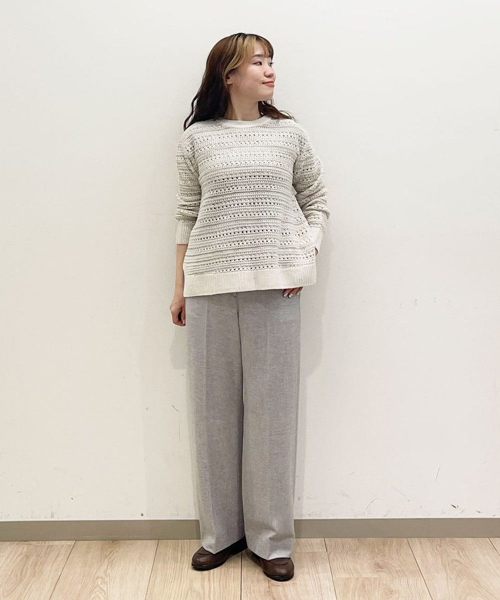 ラメとスパンコールが上品なニット