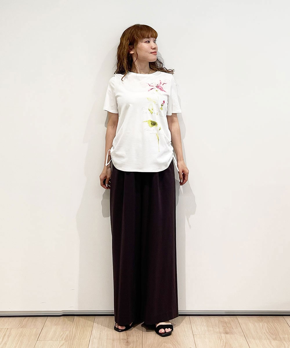 水彩タッチで上品な大人のTシャツ