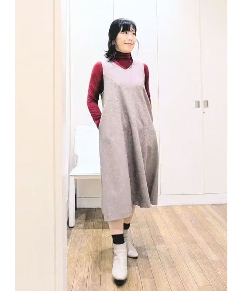 品よくレディに着こなせるジャンパースカート