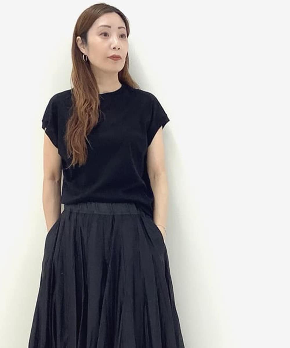 シンプルな夏のBLACKコーデ