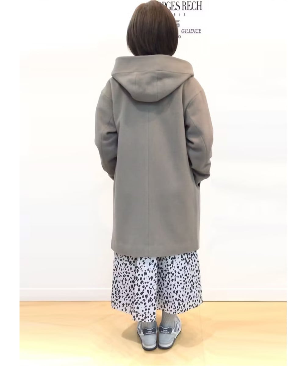 大人カジュアルなフーデットコート