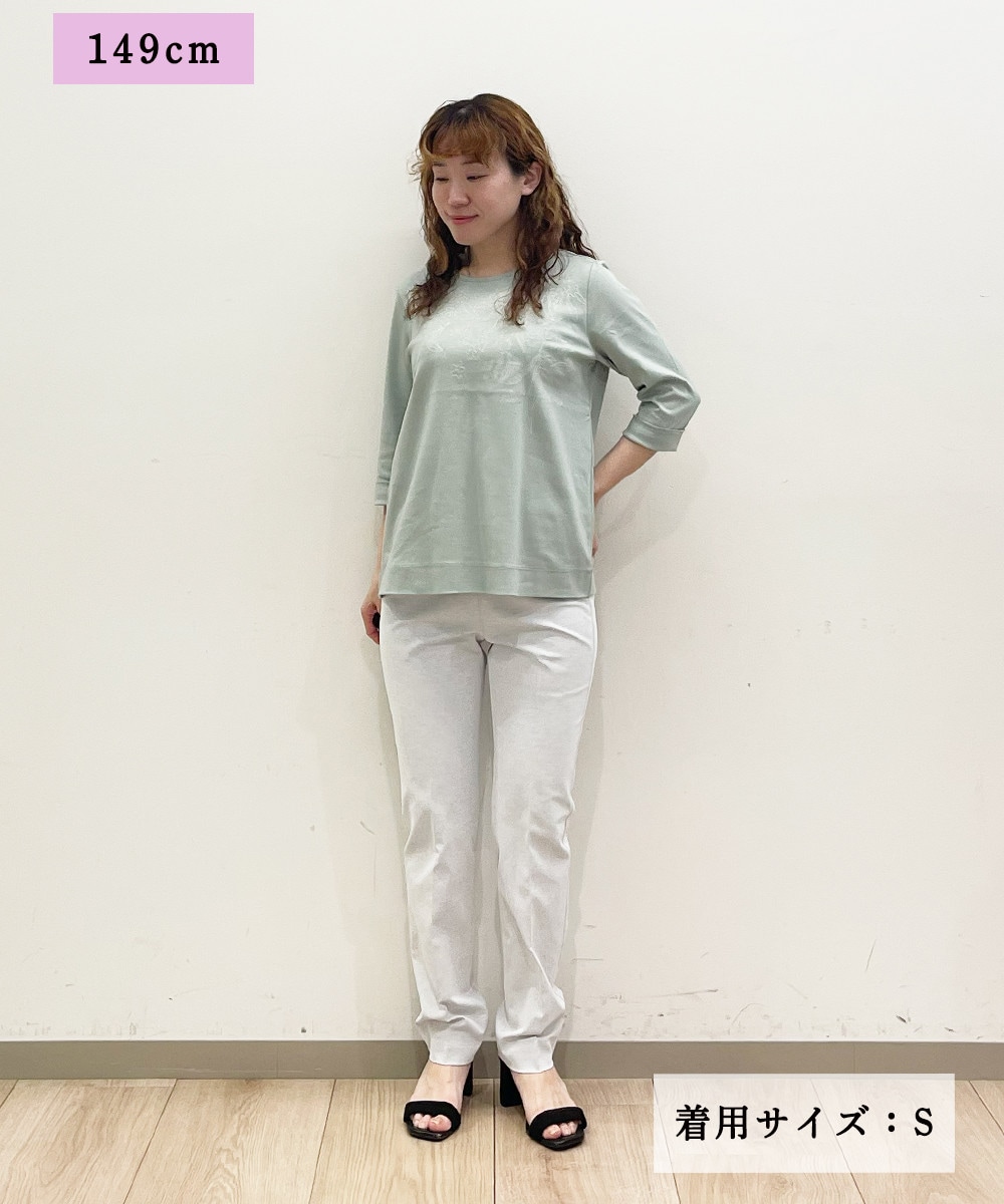 刺繍が上品な大人Tシャツ