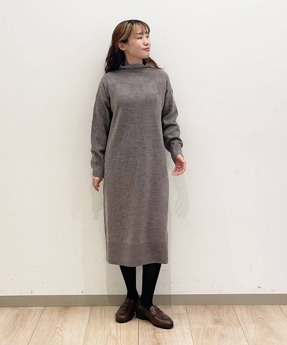 シンプルだからこそ、着回しが効くワンピース